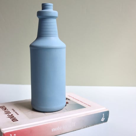 "Foekje Fleur" porcelain bottle vase - Bright Sky  -