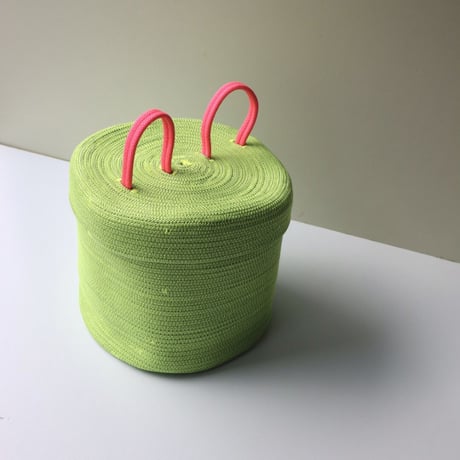 "UGLY RUGLY" MEDIUM LOOPY LID BASKET - GREEN -