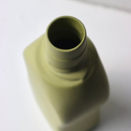 "Foekje Fleur" porcelain bottle vase - moss -