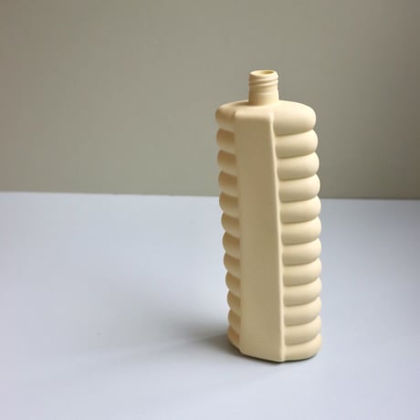 "Foekje Fleur" porcelain bottle vase - fresh yellow -