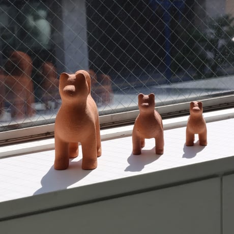 " KIKUCHI SHUNJI / 菊池 俊治 " 遠くをみつめる犬 - S