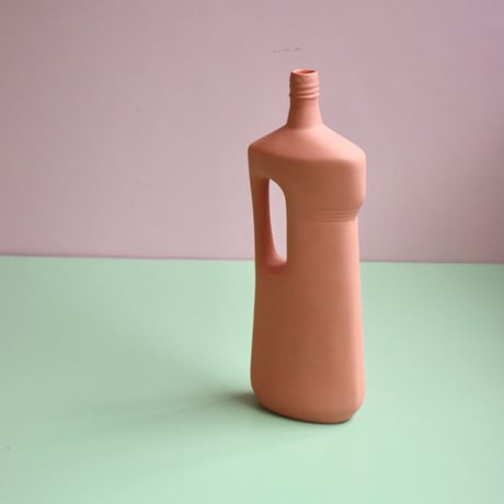 "Foekje Fleur" porcelain bottle vase - salmon -
