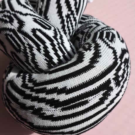 "Zebra Knits" MR WIGGLE - Black & White - (SMALL）