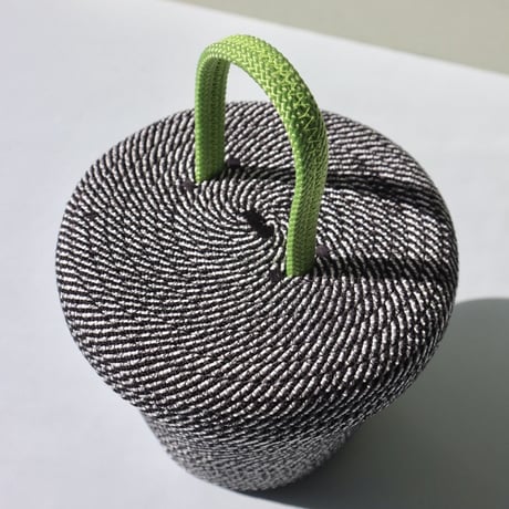 "UGLY RUGLY" SMALL LOOPY LID BASKET - STRIP -