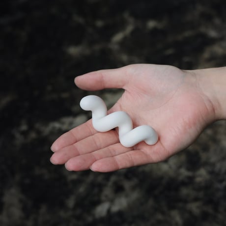 " KIKUCHI SHUNJI / 菊池 俊治 " object S - white