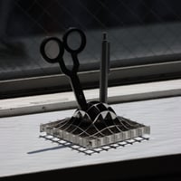 "Fundamental Berlin" Gravity -PEN HOLDER -