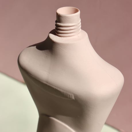 "Foekje Fleur" porcelain bottle vase - pink -