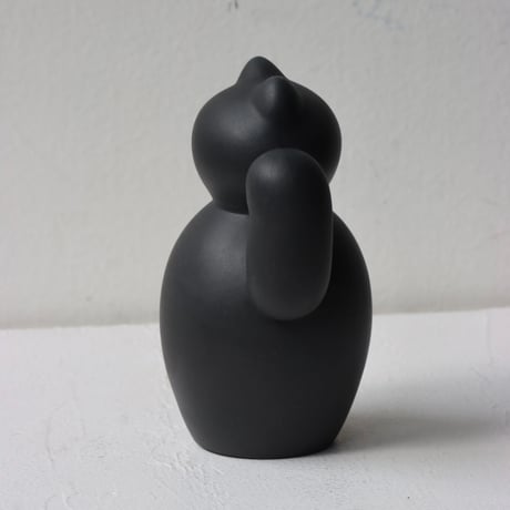 " KIKUCHI SHUNJI / 菊池 俊治 " manekineko ( 左片手 ) - black