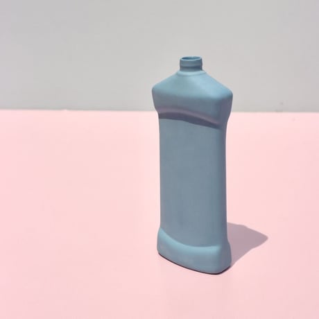 "Foekje Fleur" porcelain bottle vase - bright sky -