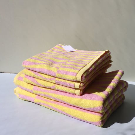 "KJP" HENNY HAND TOWEL - Rhubarb + custard -
