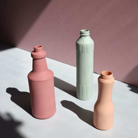 "Foekje Fleur" porcelain bottle vase - orange -