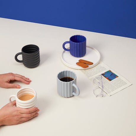 "FORM & SEEK" Ripple Mugs SET - Cobalt -
