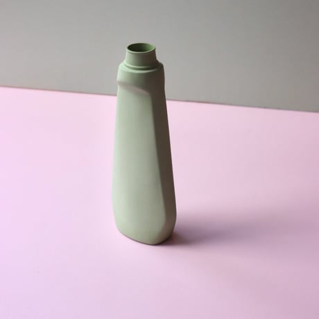 "Foekje Fleur" porcelain bottle vase - dark green -