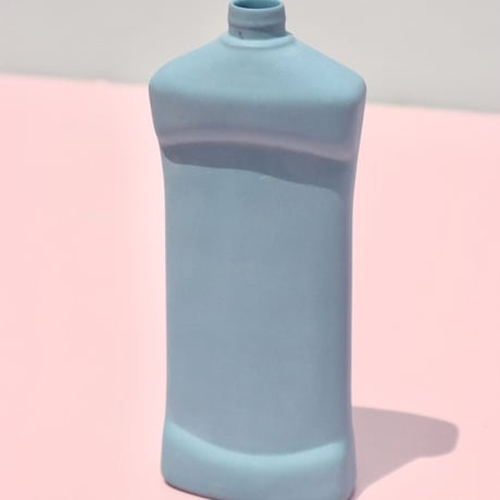 "Foekje Fleur" porcelain bottle vase - bright sky -