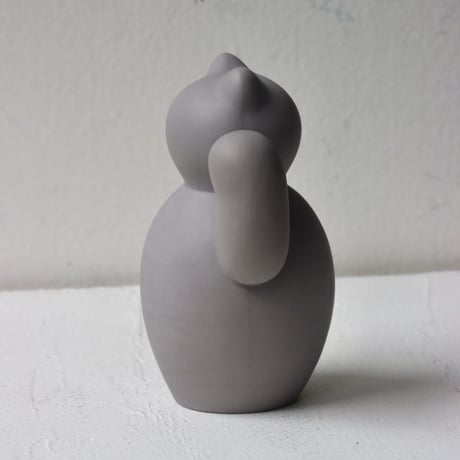" KIKUCHI SHUNJI / 菊池 俊治 " manekineko ( 左片手 ) - gray