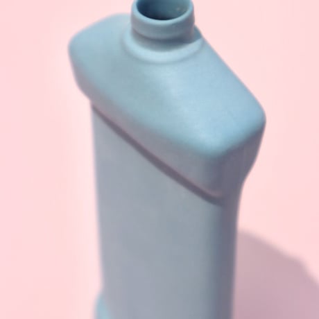 "Foekje Fleur" porcelain bottle vase - bright sky -