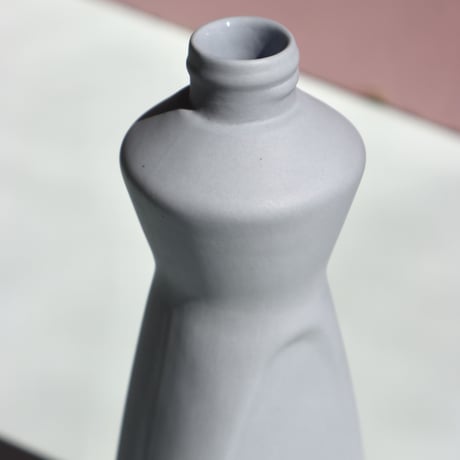 "Foekje Fleur" porcelain bottle vase - Lavender  -