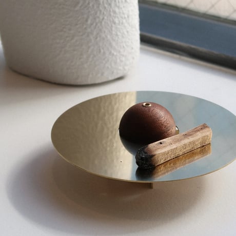 “ERINA CALDEIRA STUDIO" SPACE. incense stand / お香立て - Walnut & Brass
