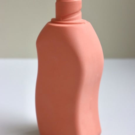 "Foekje Fleur" porcelain bottle vase - salmon -
