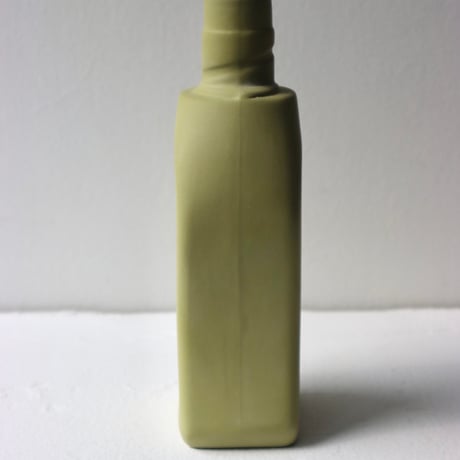 "Foekje Fleur" porcelain bottle vase - moss -