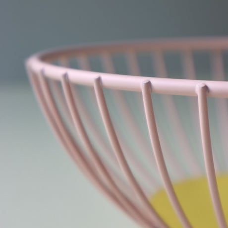 "OCTAEVO" Iris Wire Basket Small - pink/yellow -