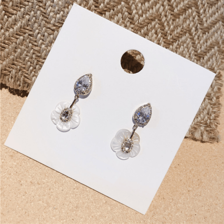 Nemophila ピアス
