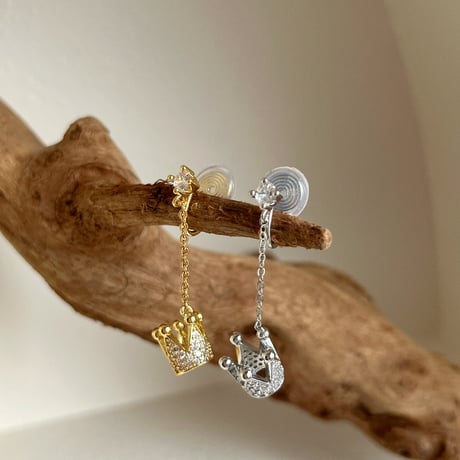 Crownピアス　イヤリング