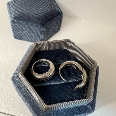 ss055 ピアス2カラー