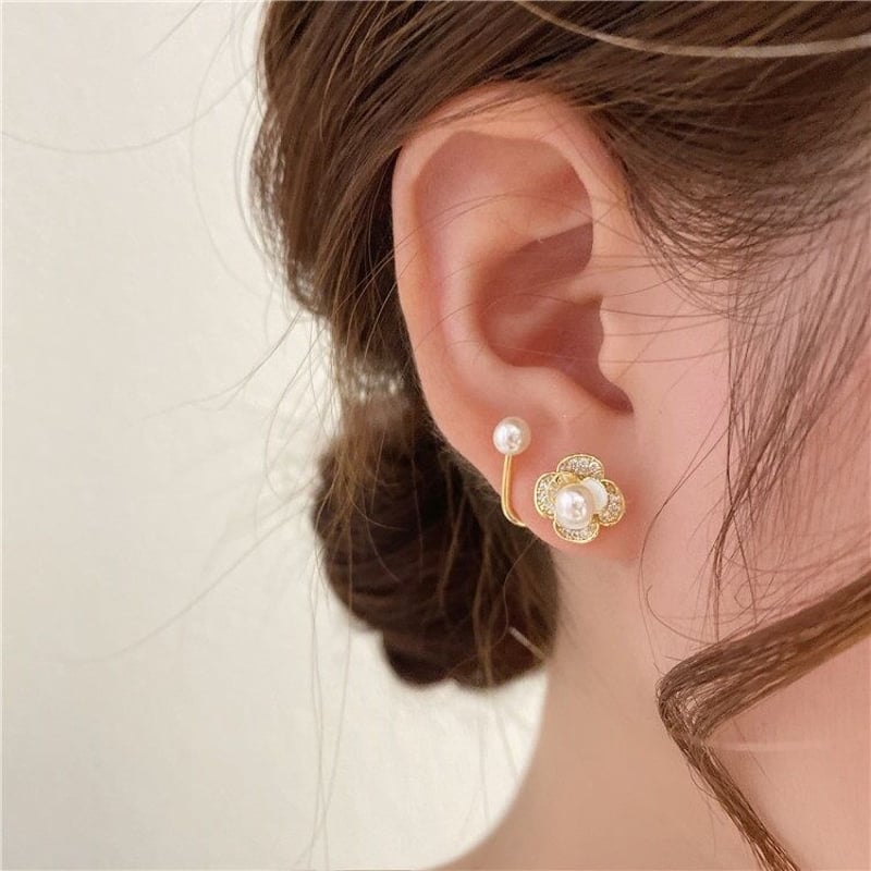 お値下げ　バカラ　タンタシオン　ピオニー　ピアス　k18 お値下げ バカラ タンタシオン ピオニー ピアス k18 - メルカリ
