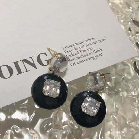 Black stone ピアス