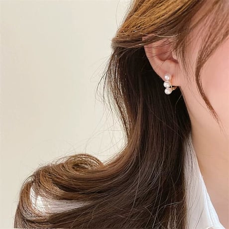 triple pearl キャッチレスピアス
