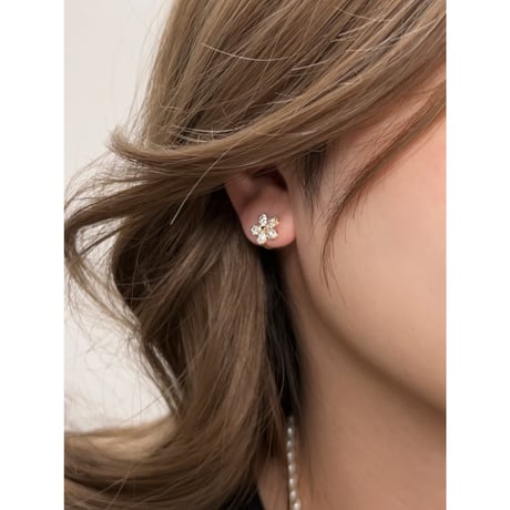 Fioriaピアス　イヤリング