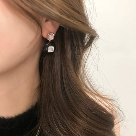 Black stone ピアス
