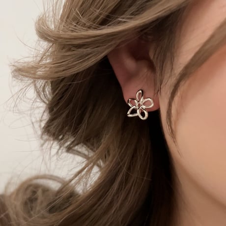 Bloom Lineピアス　イヤリング