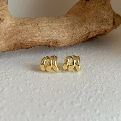 triple ピアス