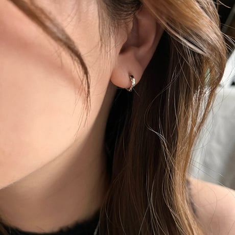 s074 ピアス