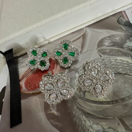 stone flower イヤリング