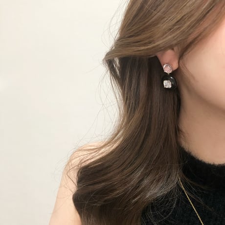 Black stone ピアス