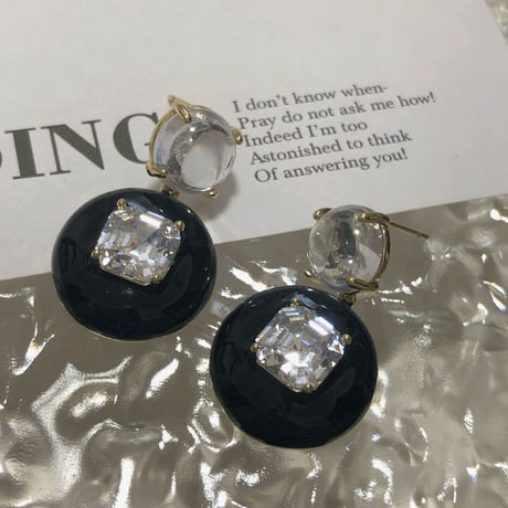 Black stone ピアス