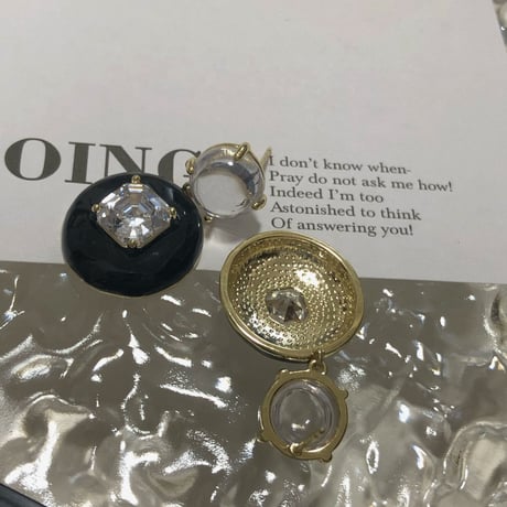 Black stone ピアス