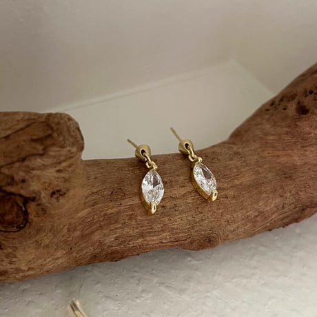 Elora ピアス　イヤリング
