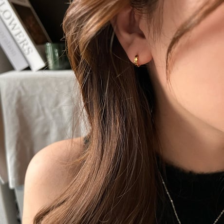 s074 ピアス