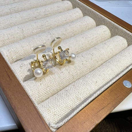 zirconia pearl ピアス　イヤリング