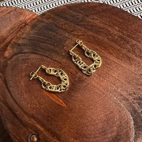 chain ピアス