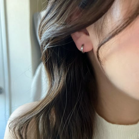 s074 ピアス