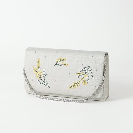 ミモザ刺繍のクラッチバッグ（ペールグレー）