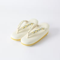 ミモザ刺繍草履（バニラホワイト）｜岩佐