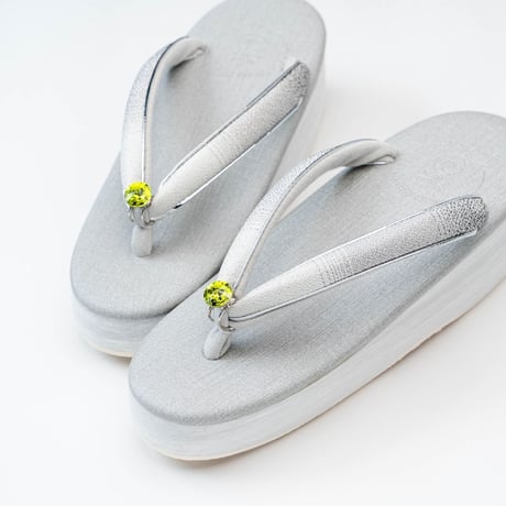 草履ピアス®️（クリスタル）