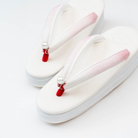 草履ピアス®️(パール)※お一人様2個まで ※発送まで2週間ほどかかります。