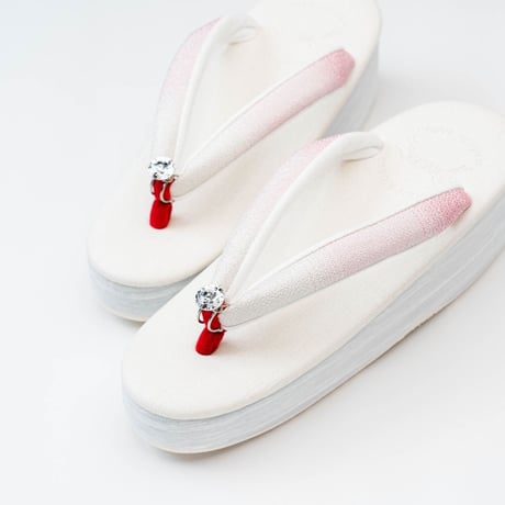 草履ピアス®️（クリスタル）